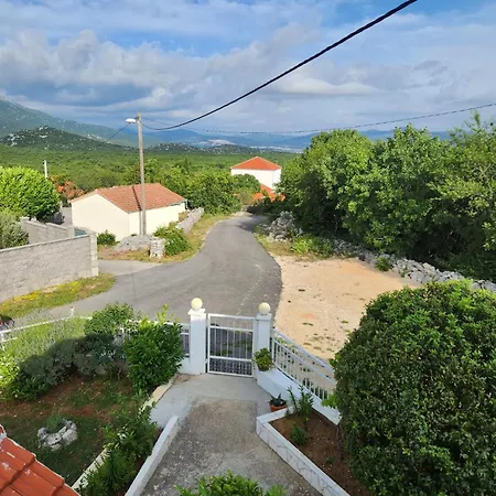 度假居 Ivana-20 Minutes From Split