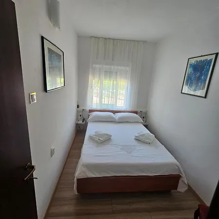 Holiday home Ivana-20 Minutes From Split Kotlenice