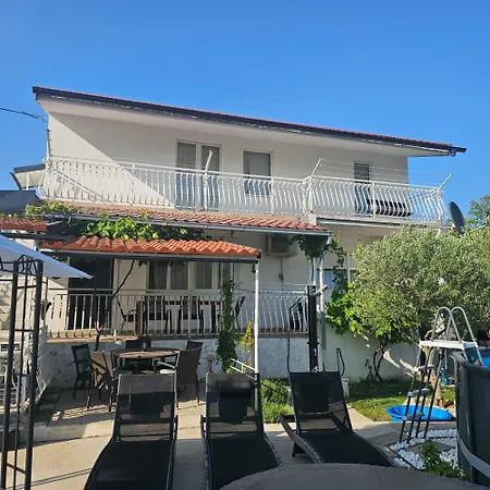 Ivana-20 Minutes From Split 度假居 *